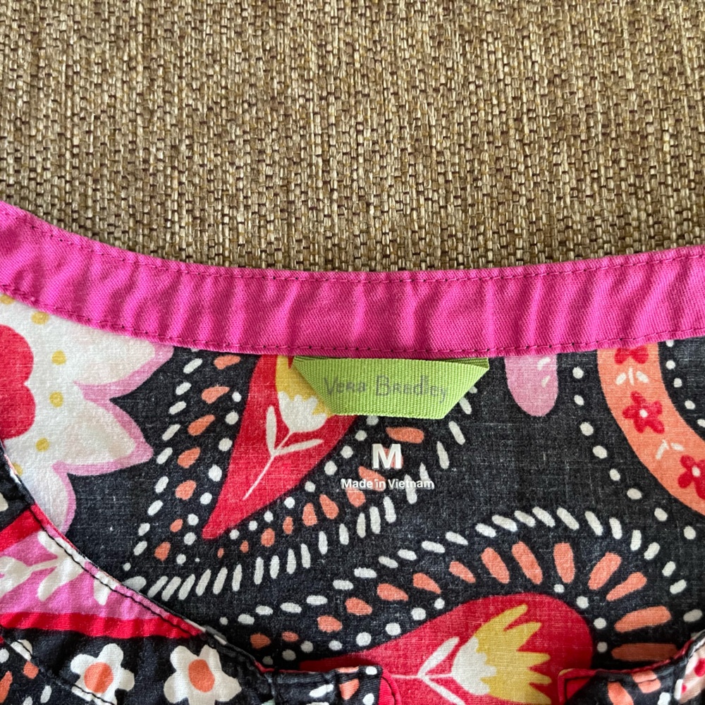 Vera Bradley scrub top.  Size Medium.